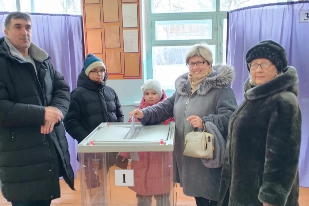 Рекордная явка: 75% избирателей Омского района проголосовали на президентских выборах