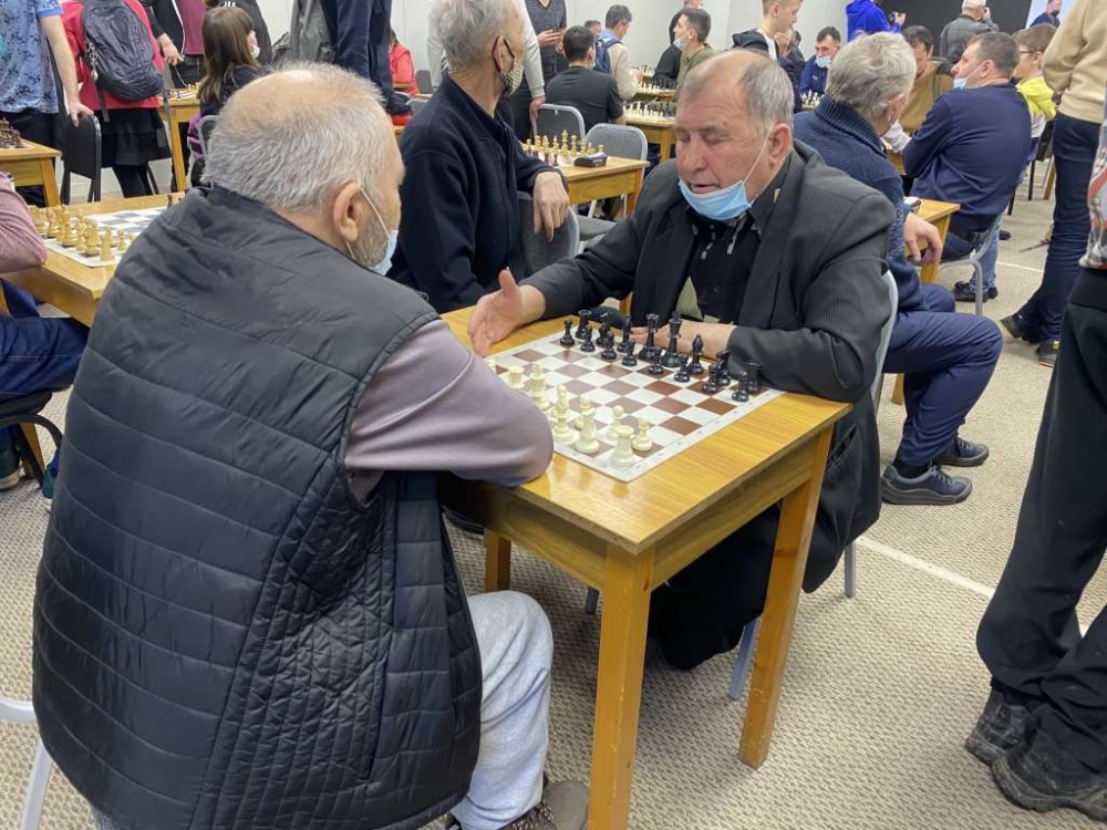 В Омске состоялся шахматный турнир в память об известном геологе 