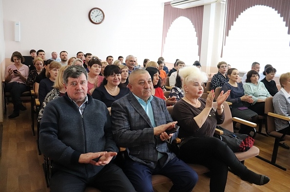 Работников ЖКХ Омского района поздравили с профессиональным праздником