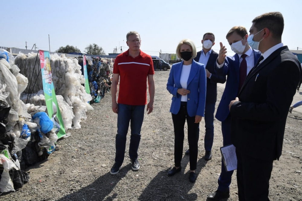 Вице-премьер Виктория Абрамченко посетила мусорный полигон в Омске