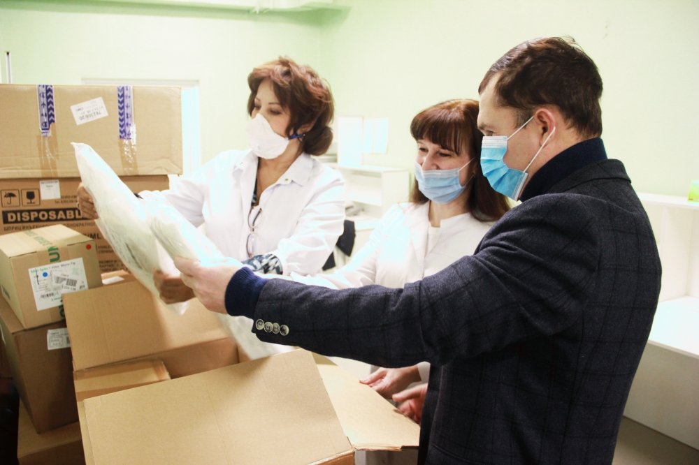 Депутат регионального парламента Степан Бонковский передал больнице, лечащей пациентов с коронавирусом, ...