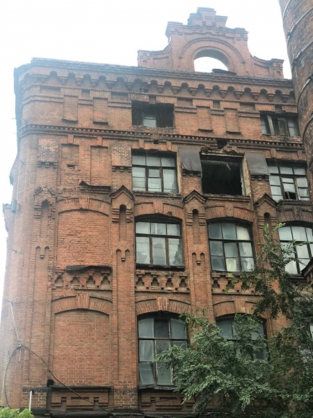 Суд признал незаконной приватизацию земли под историческим памятником в Омске