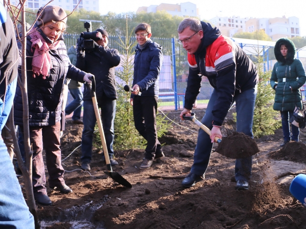 Врио губернатора Александр Бурков начал очищать Омск