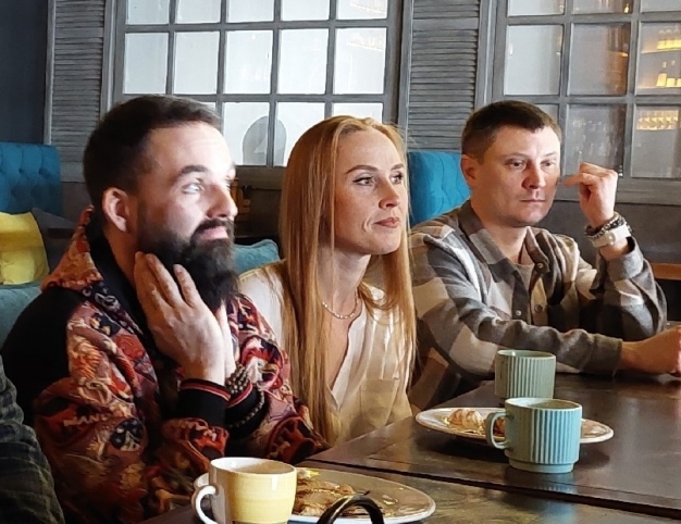 Чтобы люди стали счастливыми