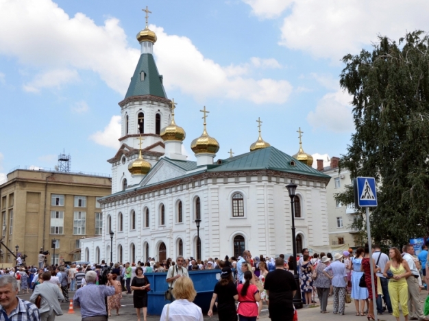 Омские министры и экс-губернатор Полежаев торжественно погасят марку