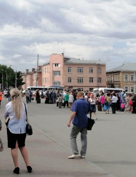 Из омского железнодорожного вокзала срочно эвакуировали людей