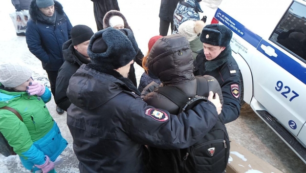 В Омске задержали сторонников Навального 