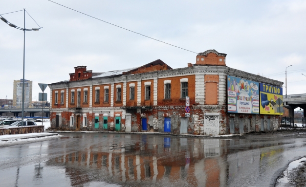 В Омске сносят доходный дом Гольцова