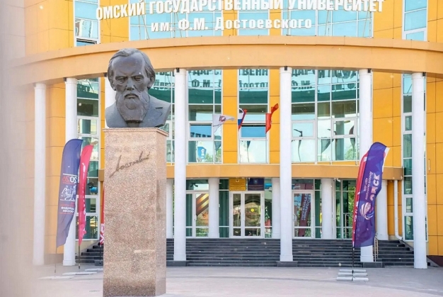 «Аншлаг» в ОмГУ — по сотне с лишним человек на 13 бюджетных мест