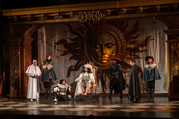 Жизнь коротка — Мольер вечен!