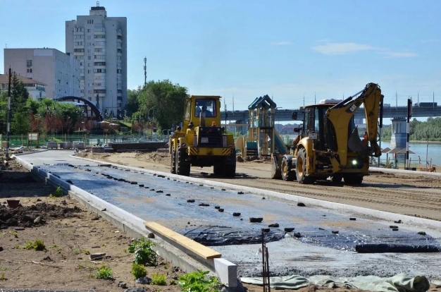 Благоустройство набережной Иртыша в районе пляжа «Центральный-2» завершится в этом году   