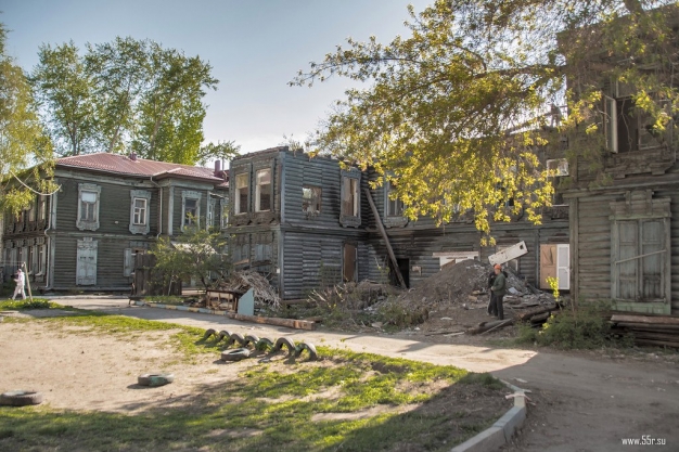 В Омске продолжается операция по спасению исторического памятника