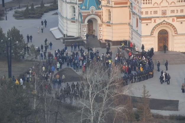 На несанкционированный митинг в поддержку Навального вышли сотни омичей