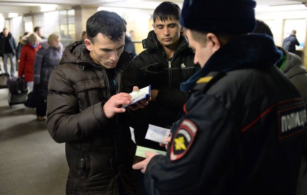 У нас только произвол полиции, стукачи и сволочи