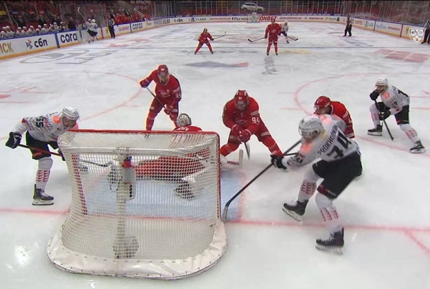 Дубль Прохоркина помог «Авангарду» разобраться со «Спартаком» в Москве