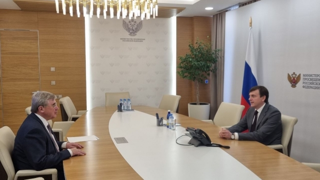 Олег Смолин: «Министр просвещения России посетит Омск»