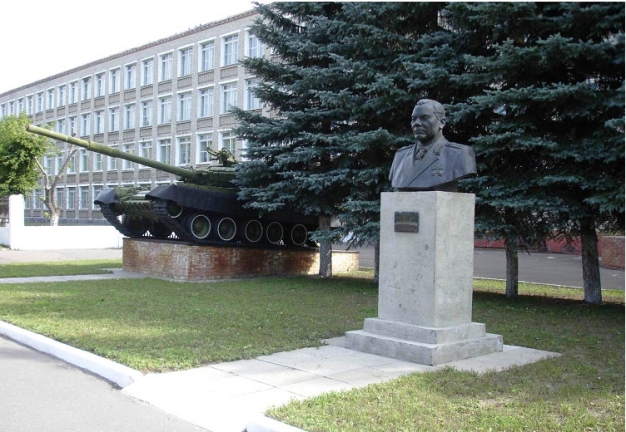 В областной библиотеке презентовали книги об Омском автобронетанковом институте