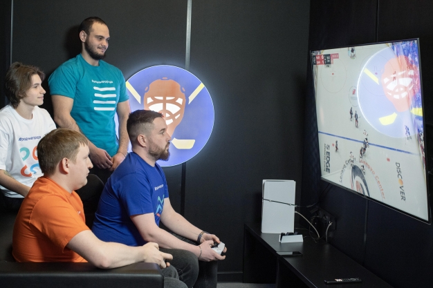 В Омске при поддержке ОНПЗ «Газпром нефти» прошел первый всероссийский турнир по киберхоккею