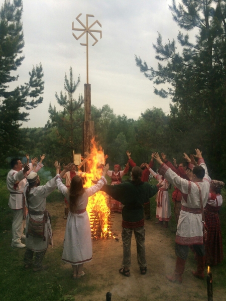 Из-за коронавируса  этнофестиваль «Солнцестояние» в Окунево в этом году не состоится