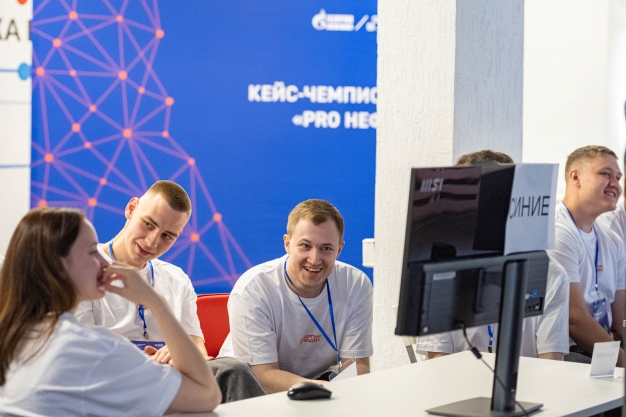 Студенты ОмГТУ осваивают технологические секреты Омского НПЗ