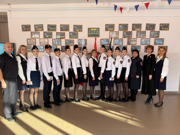 Первый полицейский класс открылся в Омском районе