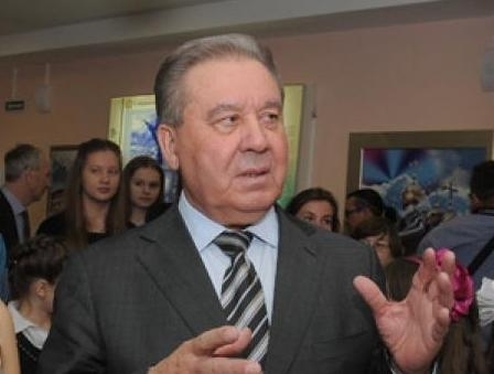 Омский экс-губернатор Полежаев получает доплату к пенсии в 225 тысяч рублей