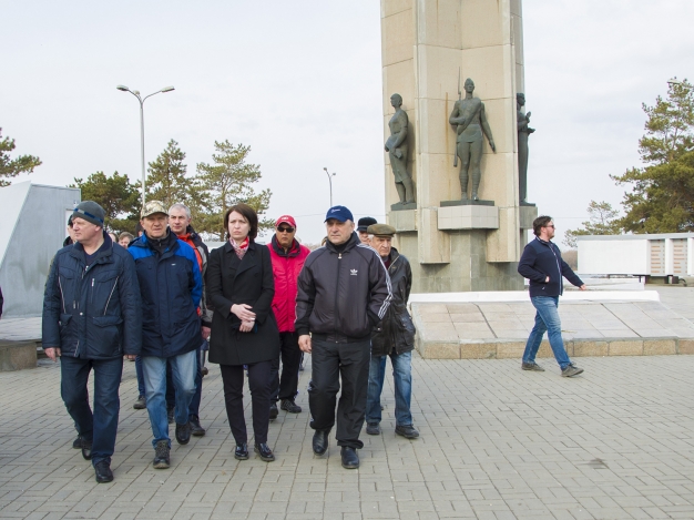 Омск убирали 75 тысяч человек 