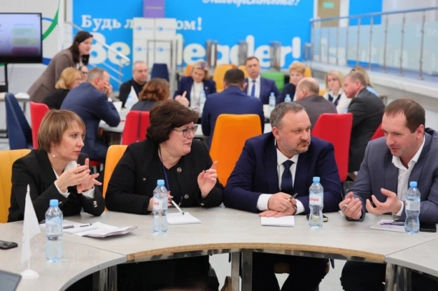 Глава Омского района принял участие в заседании федеральной проектной команды «Профессиональный муниципалитет»