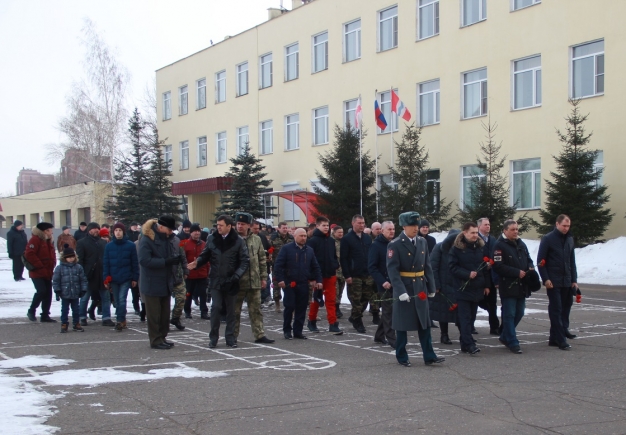 Представители Фонда Манякина поздравили ветеранский актив и стражей правопорядка с юбилейными датами