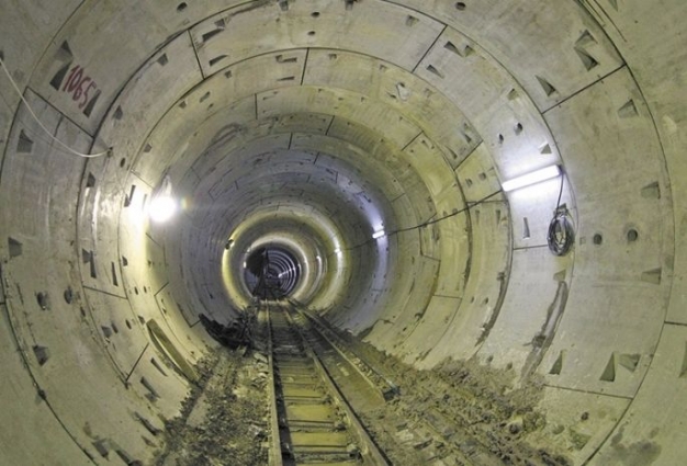 Всплыли «невидимые» траты на метро и гидроузел