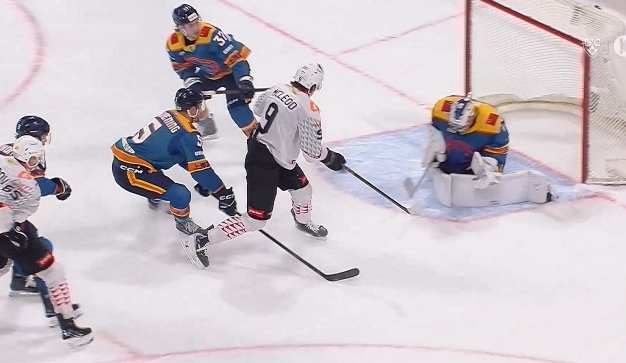 «Авангард» в «качельном» матче одолел «Шанхайских Драконов» — Маклауд отметил ДР вторым подряд дублем