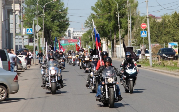 «Ночные волки» закрывают сезон мотопробегом по Омску