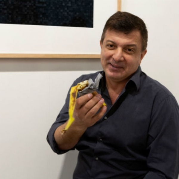 Съевший банан за 120 тысяч долларов художник Датуна победил в рейтинге «ВОмске» 