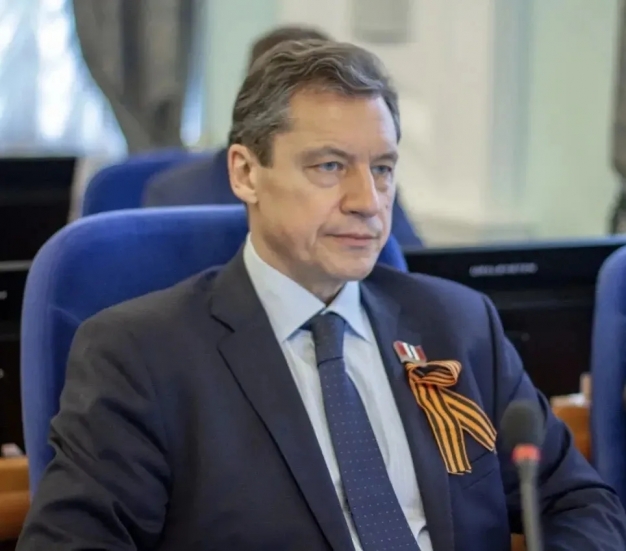 В Омской области приняты два законопроекта, направленных на защиту жизни и здоровья несовершеннолетних