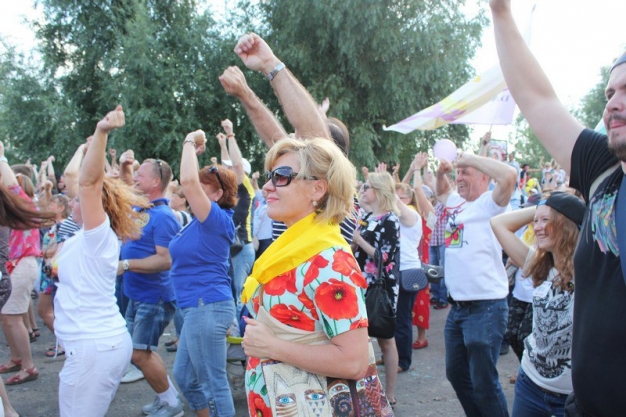 Омичам предлагают выбрать три любимые песни города