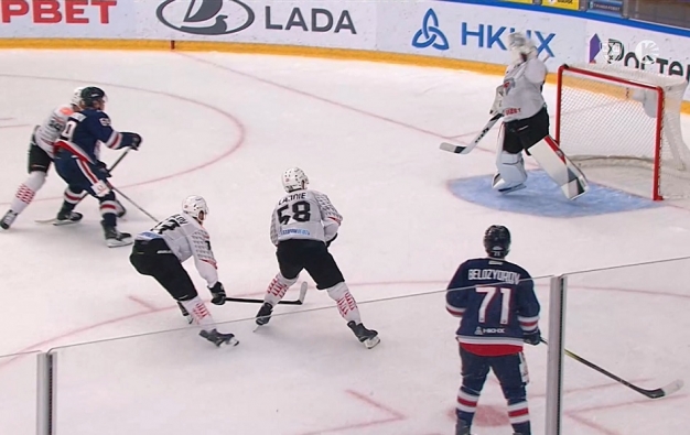 «Авангард» почти выигранный матч отдал «Нефтехимику» на последних секундах