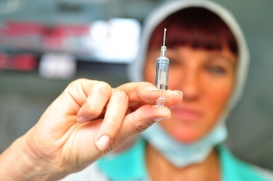 Омичам будут ставить прививки от гриппа в пяти автобусах