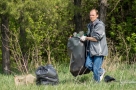 Омичей просят помочь очистить Парк Победы от мусора