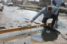 «Омскагрегат» засыпет самую большую яму на улицах Омска за свои деньги