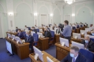 Депутаты омского Заксобрания утвердили бюджет региона на 2021 год 