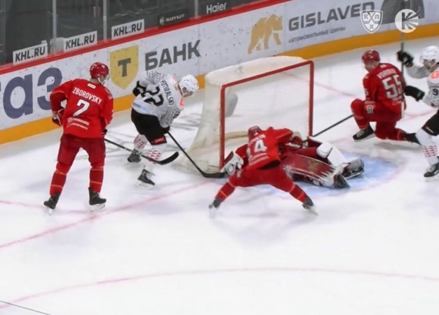 Легионеры решили. «Авангард» на выезде одолел «Автомобилист» в овертайме