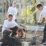 Преображая сквер Белозерова: ОНПЗ продолжает озеленение Омска