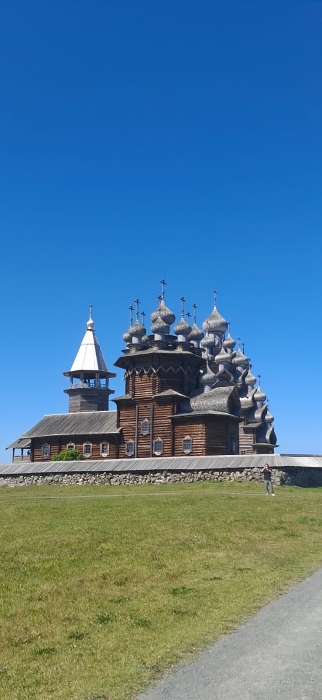 Кижи: без гвоздей не обошлось