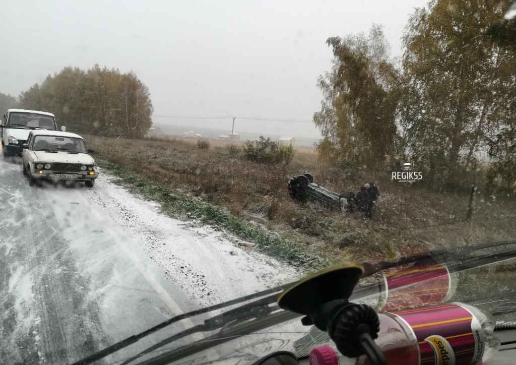 04.10.17 на автодороге Пушкино – Подгородка водитель Peugeot 206 не справился с управлением. 