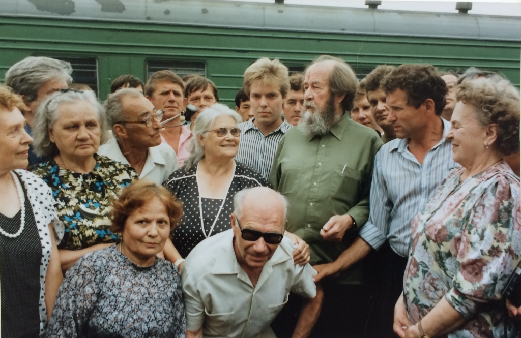 Встреча Александра Солженицына на омском вокзале. 4 июля 1994 года