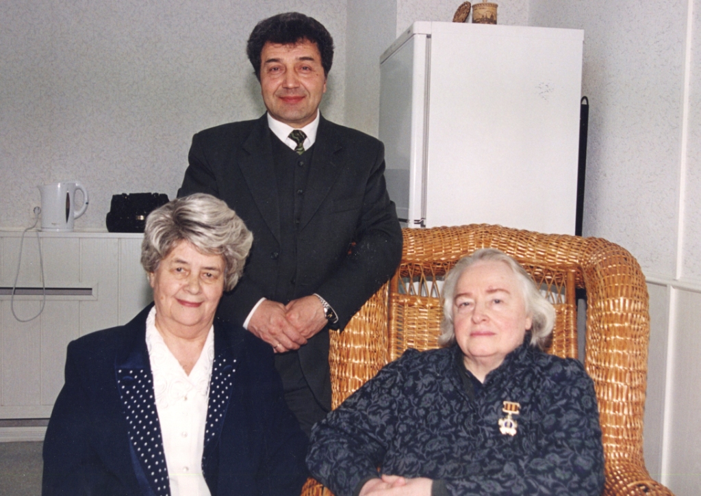 С руководителем областного управления культуры Н.Н. Бревновой (1964-1982) и общественным деятелем М.Г. Жуковой 