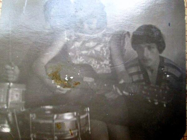 Самое начало. Репетиция группы The Milky Way на квартире у Гарри, 1976 г. Игорь III справа.