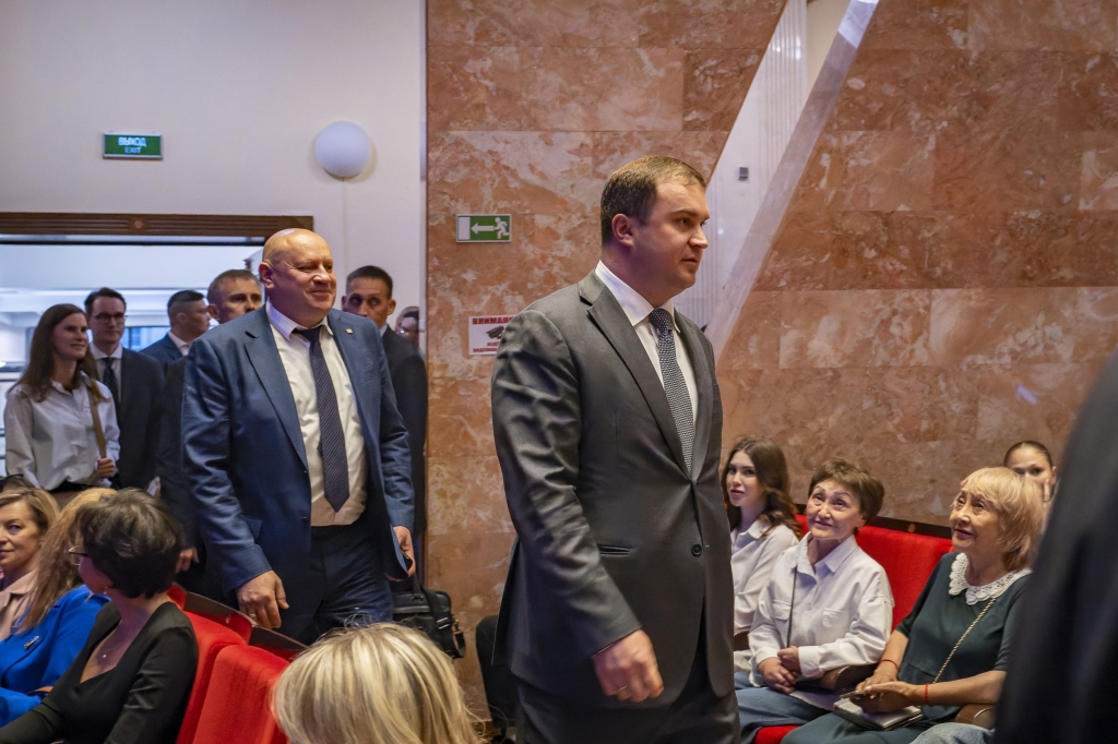 Губернатор Омской области Виталий Хоценко и мэр Омска Сергей Шелест