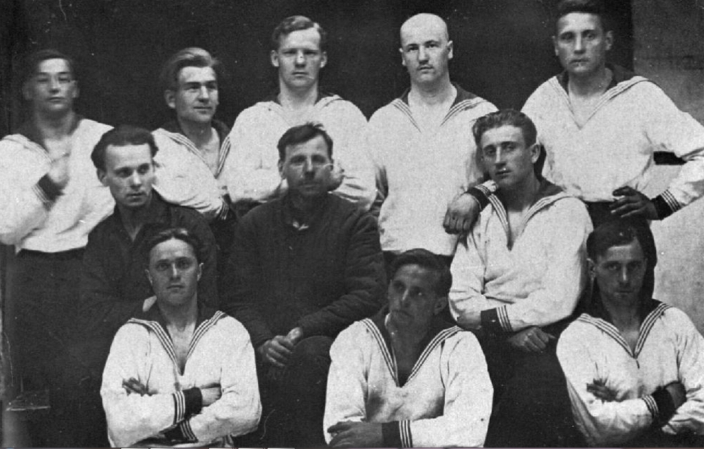 Вайгачская экспедиция ОГПУ (остров Вайгач). 1931 год. Лагерный театр