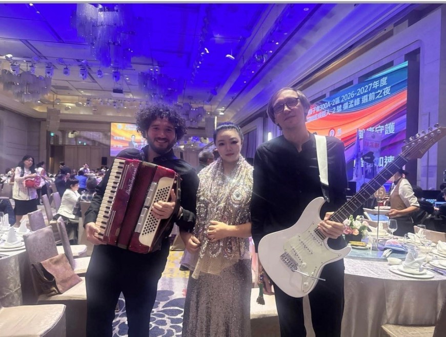 Женя Брылев на гастролях. Город Тайбэй